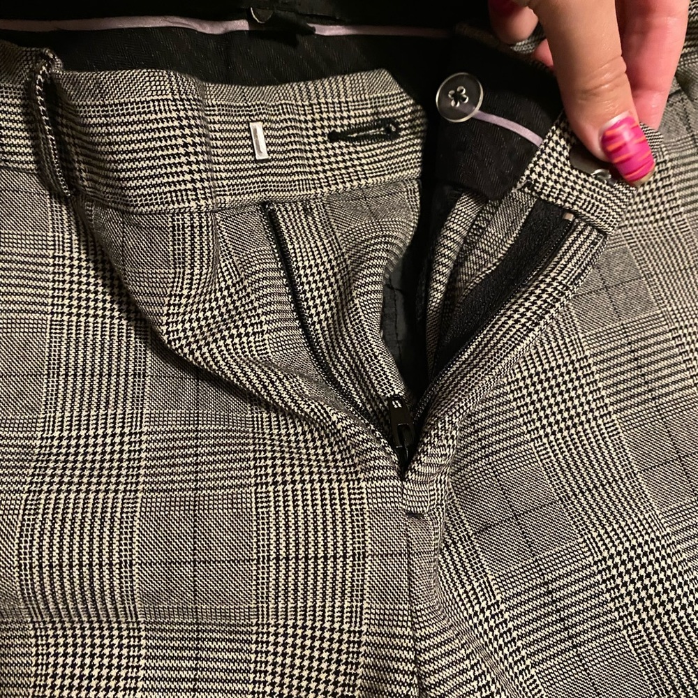 I am selling Banana republic pants size 4Petite color grey, black, white.